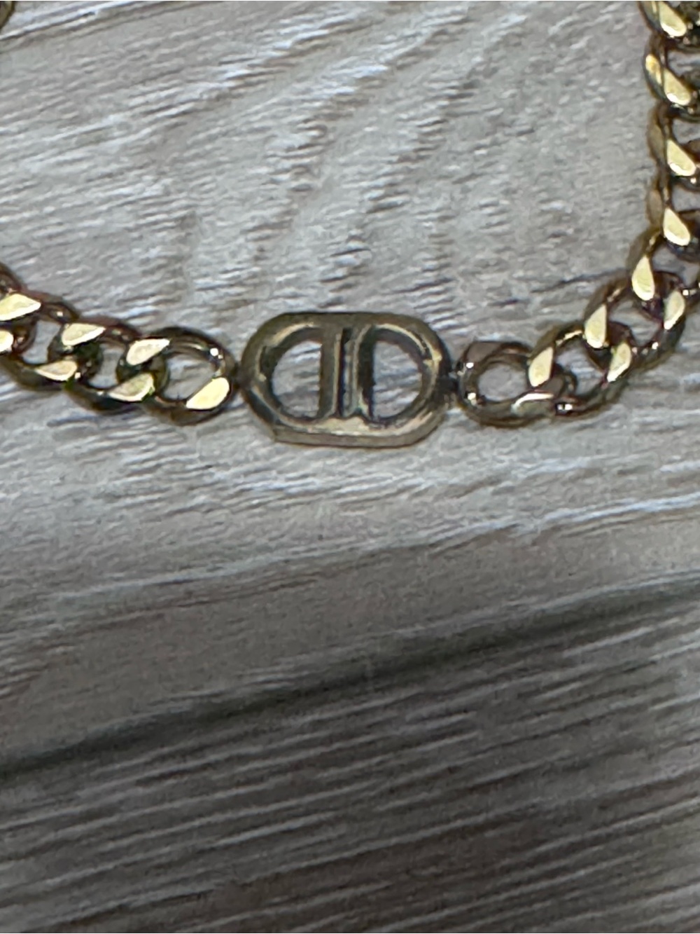 Gold-Tone stainless steel Chain necklace  with Signature DD Oval Link. New. 9”